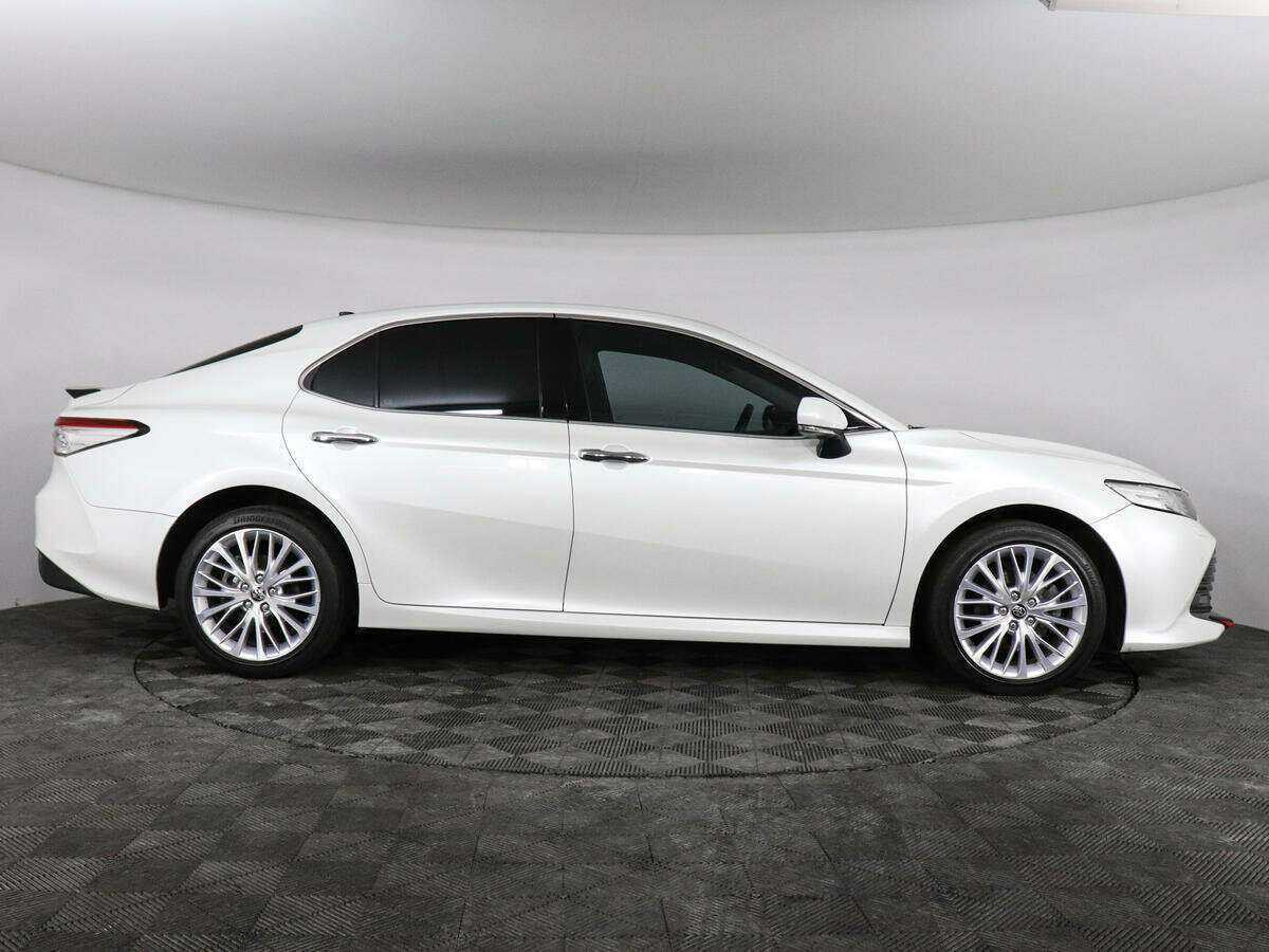 Купить Toyota Camry с пробегом. Фото: #3