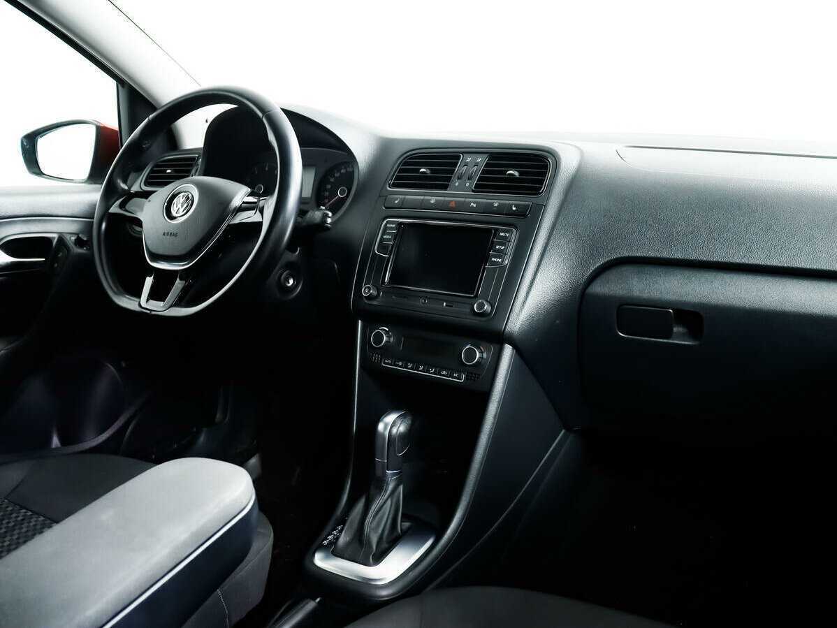 Купить Volkswagen Polo с пробегом. Фото: #8