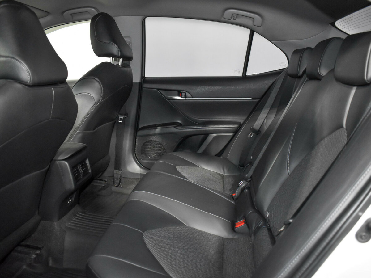 Купить Toyota Camry с пробегом. Фото: #11