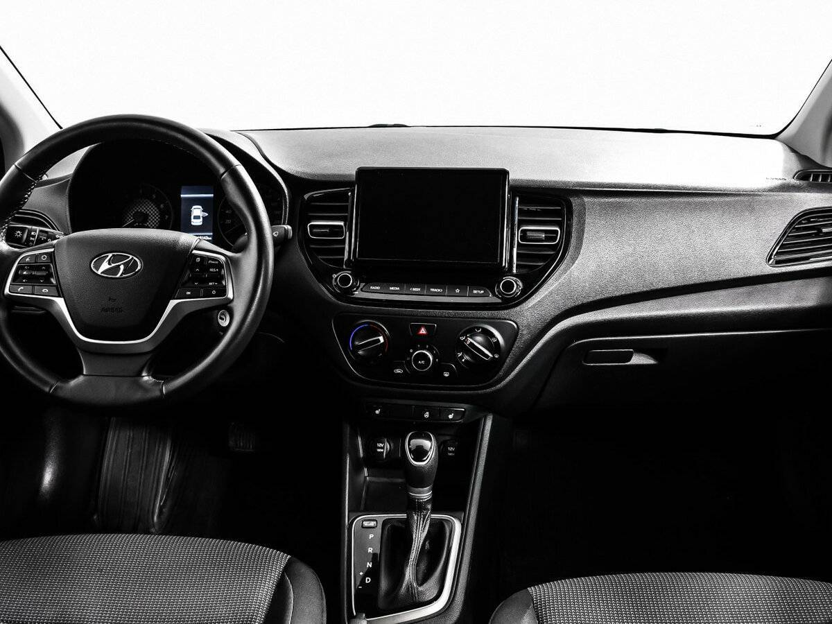 Купить Hyundai Solaris с пробегом. Фото: #10