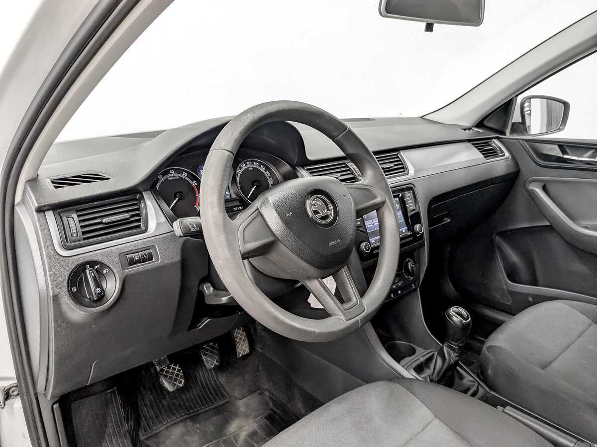 Купить Skoda Rapid с пробегом. Фото: #15