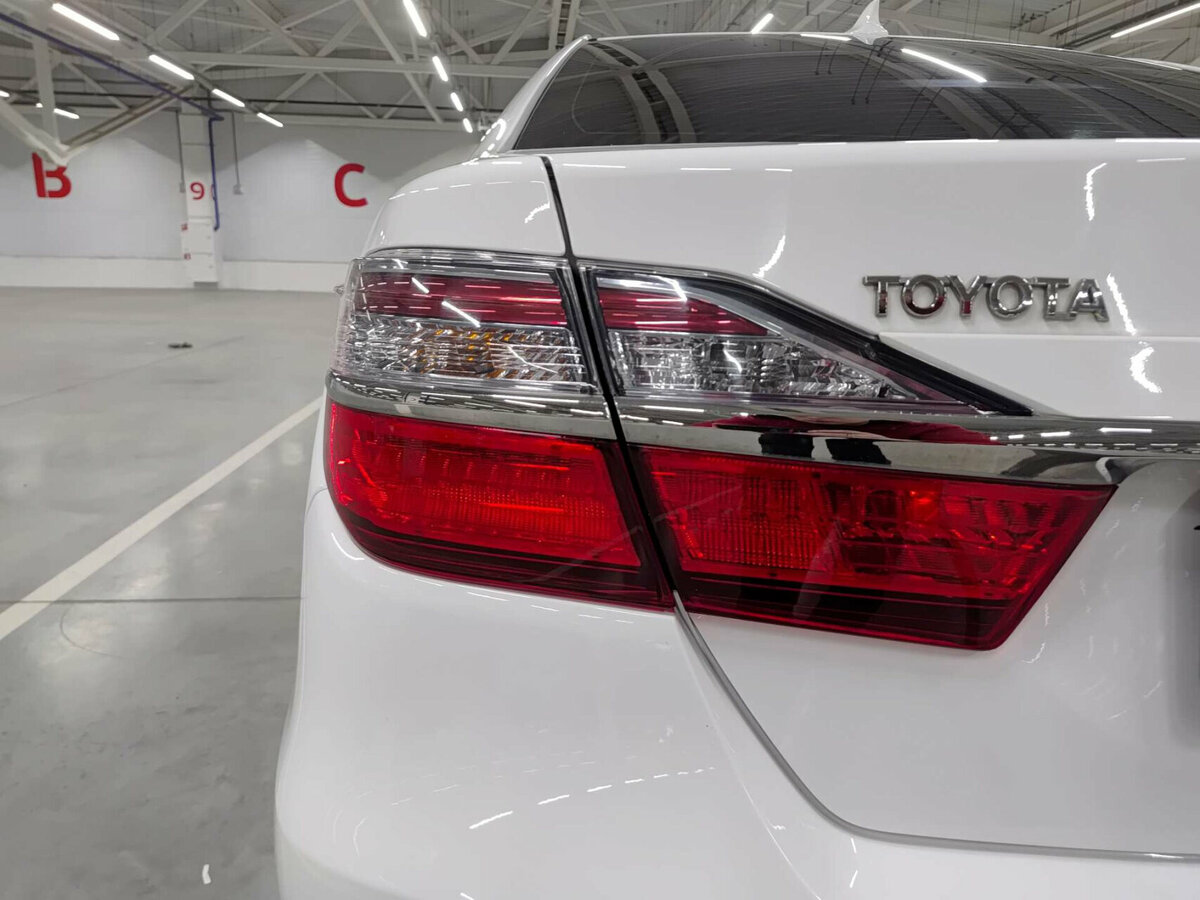 Купить Toyota Camry с пробегом. Фото: #8