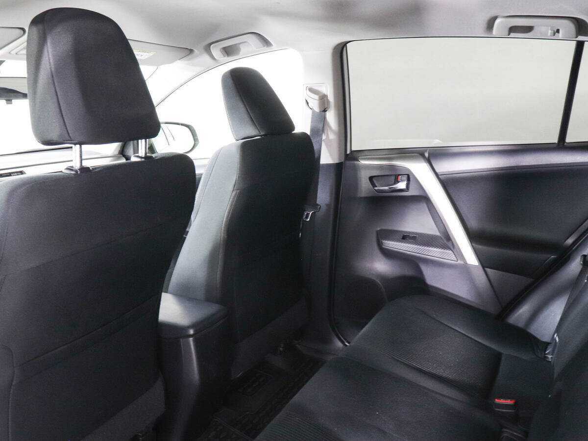 Купить Toyota RAV4 с пробегом. Фото: #11