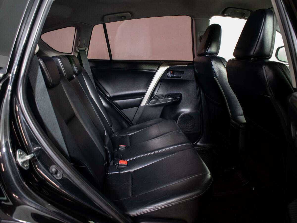 Купить Toyota RAV4 с пробегом. Фото: #7