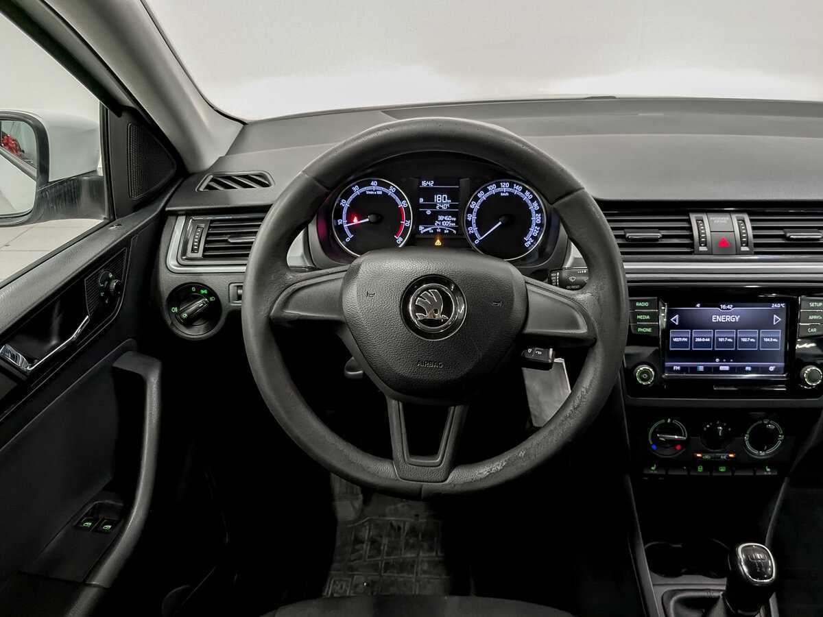 Купить Skoda Rapid с пробегом. Фото: #19