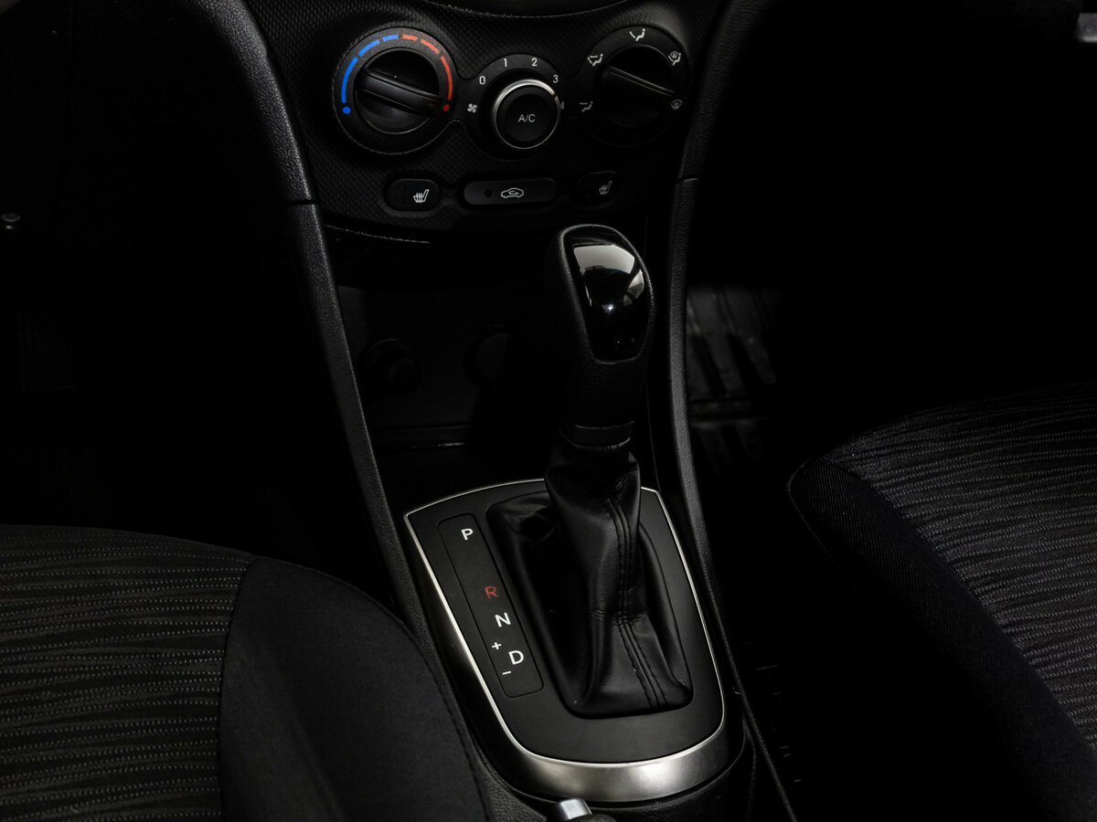 Купить Hyundai Solaris с пробегом. Фото: #9