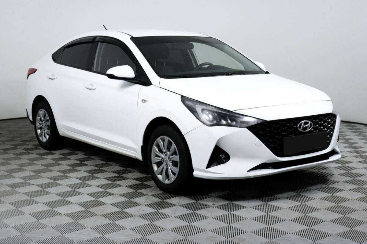 Купить Hyundai Solaris с пробегом. Фото: #2