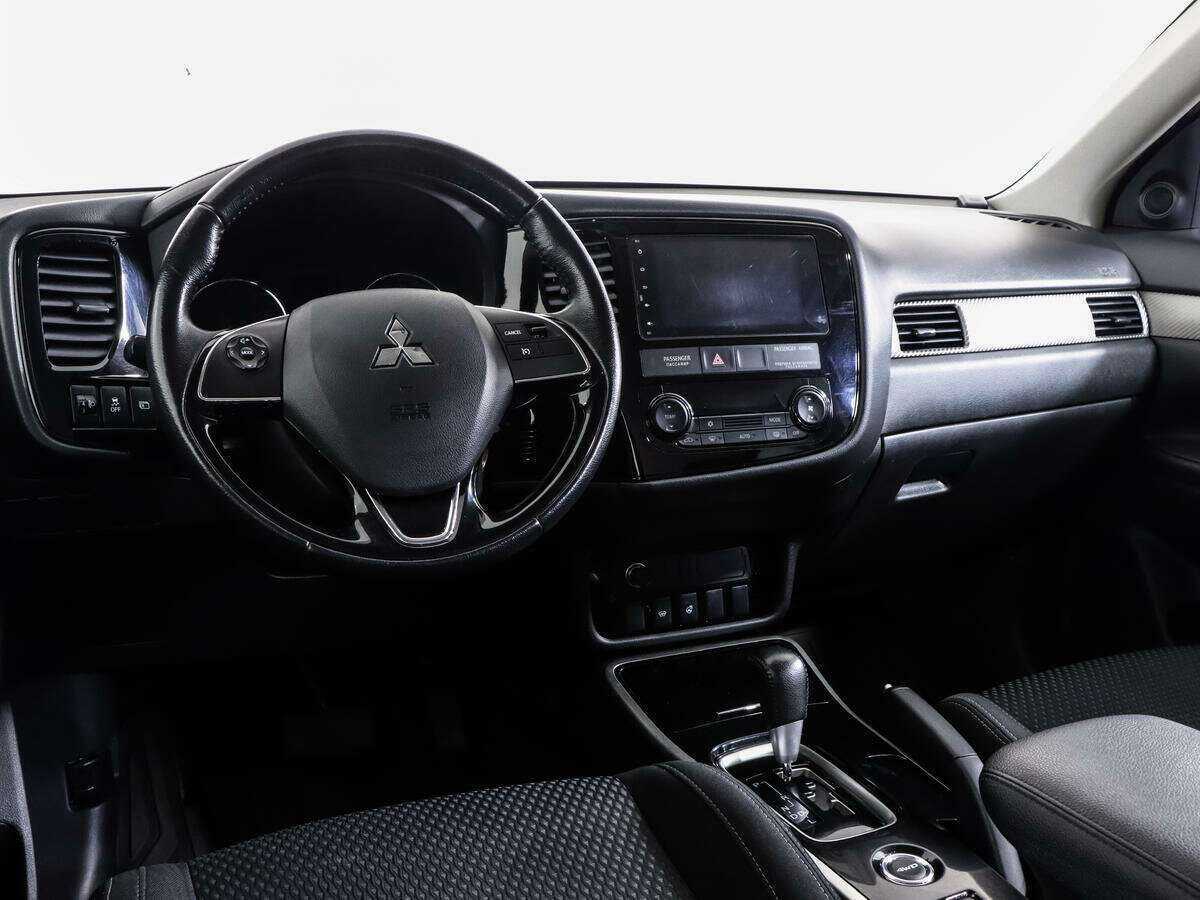 Купить Mitsubishi Outlander с пробегом. Фото: #8