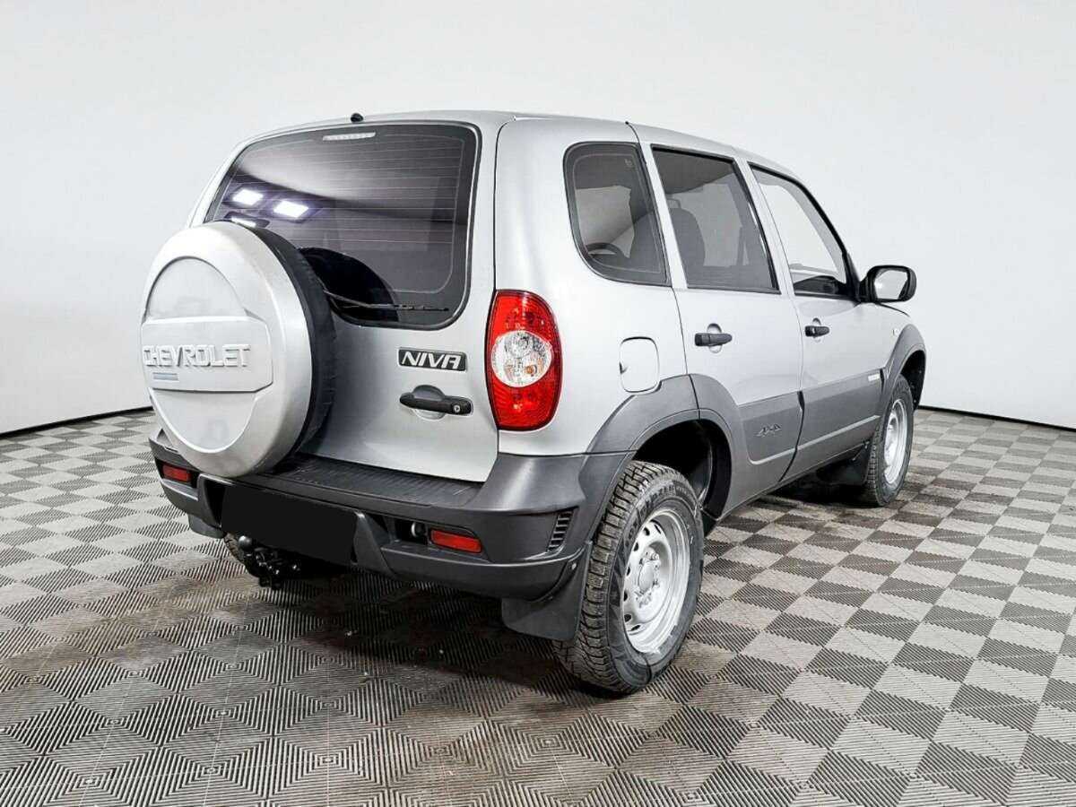 Купить Chevrolet Niva с пробегом. Фото: #4