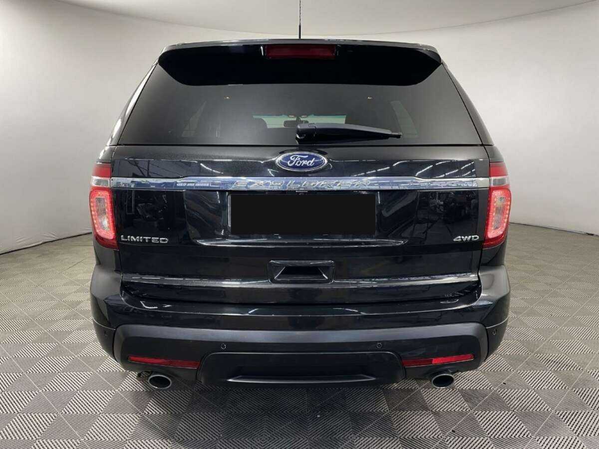 Купить Ford Explorer с пробегом. Фото: #2