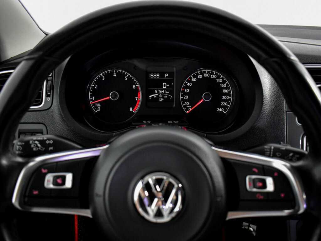 Купить Volkswagen Polo с пробегом. Фото: #16