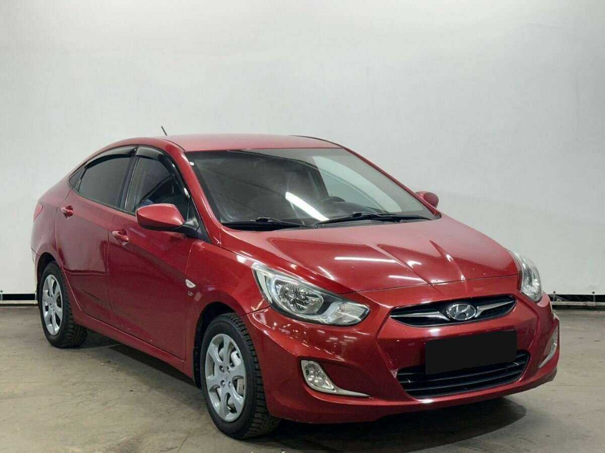 Купить Hyundai Solaris с пробегом. Фото: #2