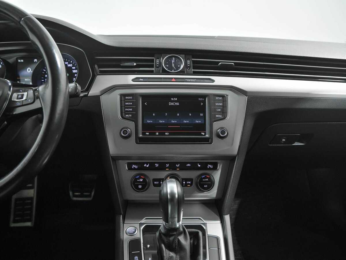 Купить Volkswagen Passat с пробегом. Фото: #8