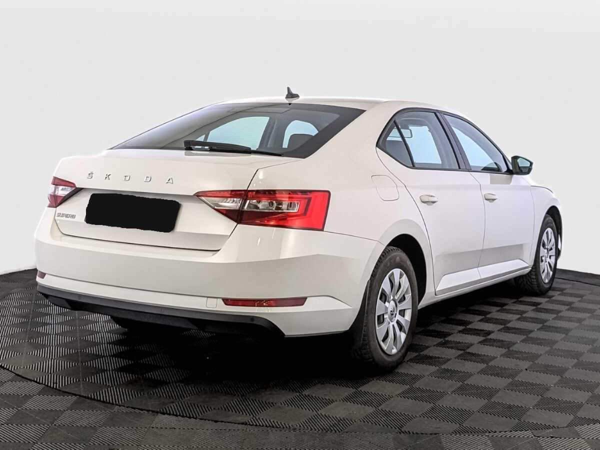 Купить Skoda Superb с пробегом. Фото: #4