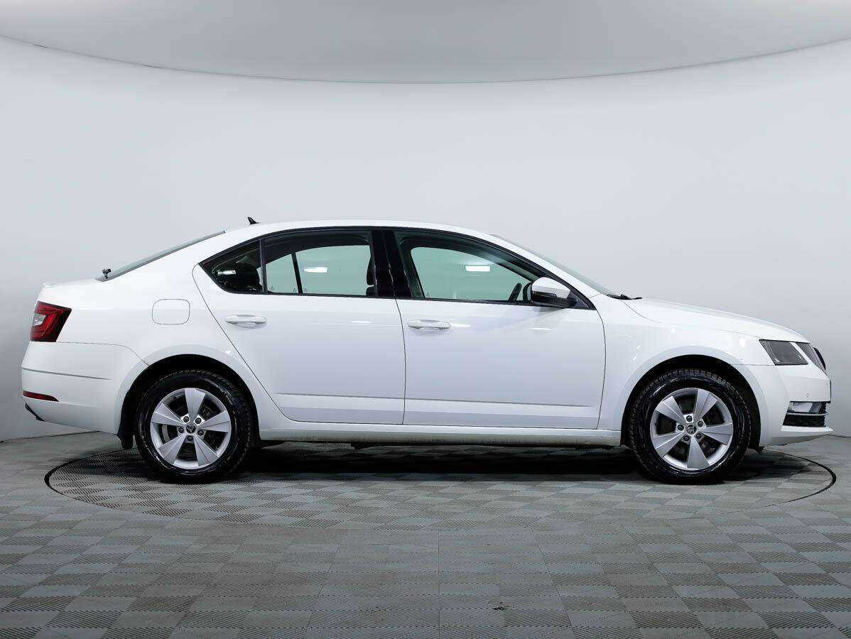 Купить Skoda Octavia с пробегом. Фото: #2