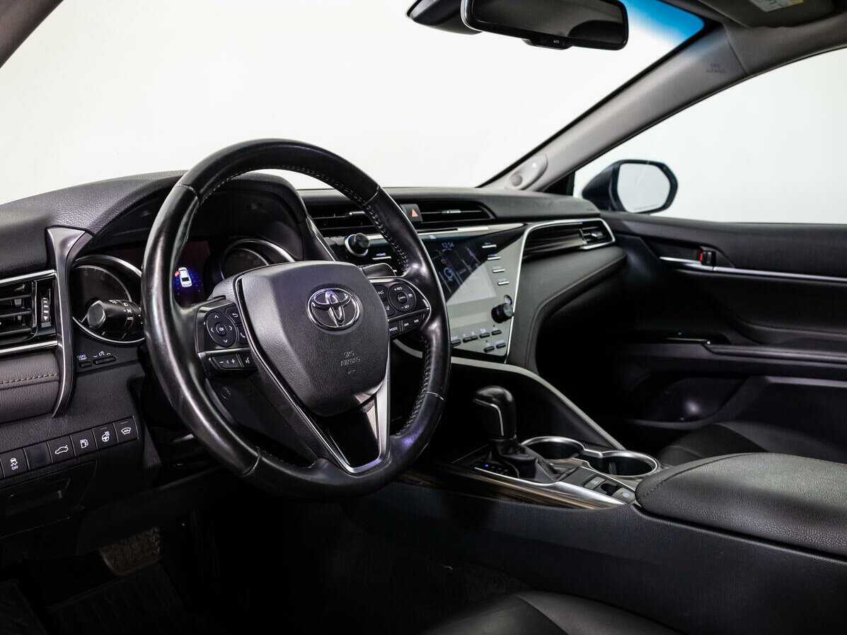 Купить Toyota Camry с пробегом. Фото: #9