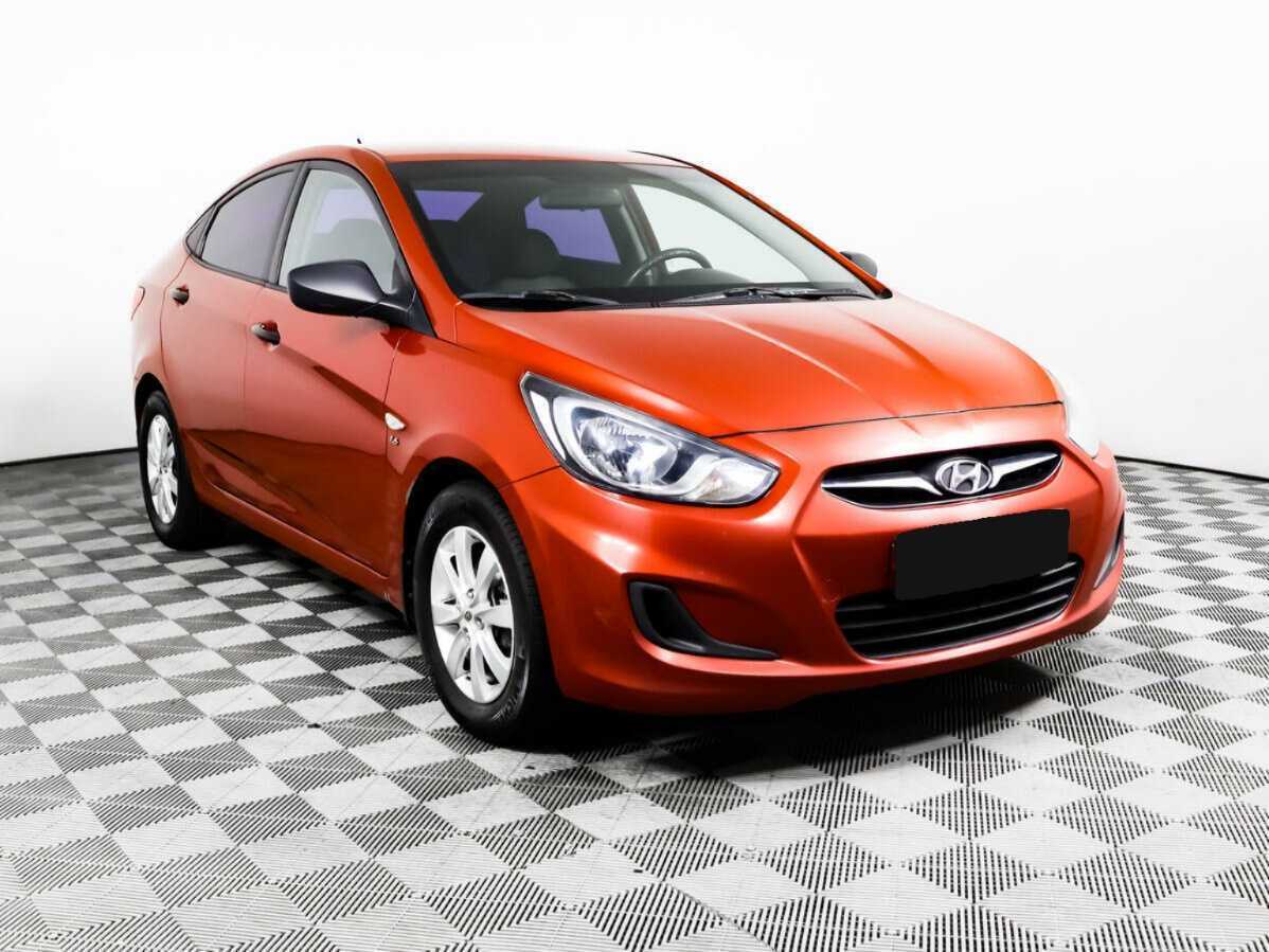 Купить Hyundai Solaris с пробегом. Фото: #2