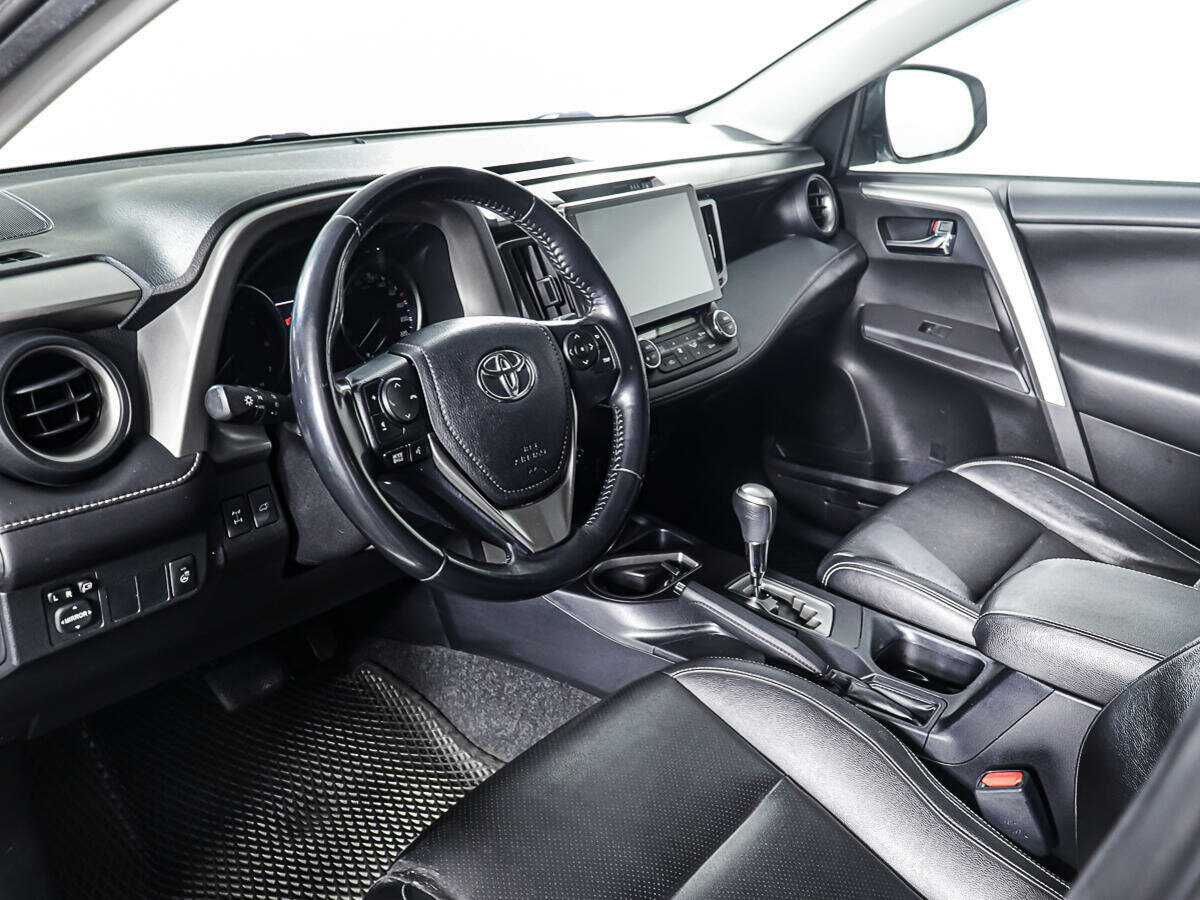 Купить Toyota RAV4 с пробегом. Фото: #14