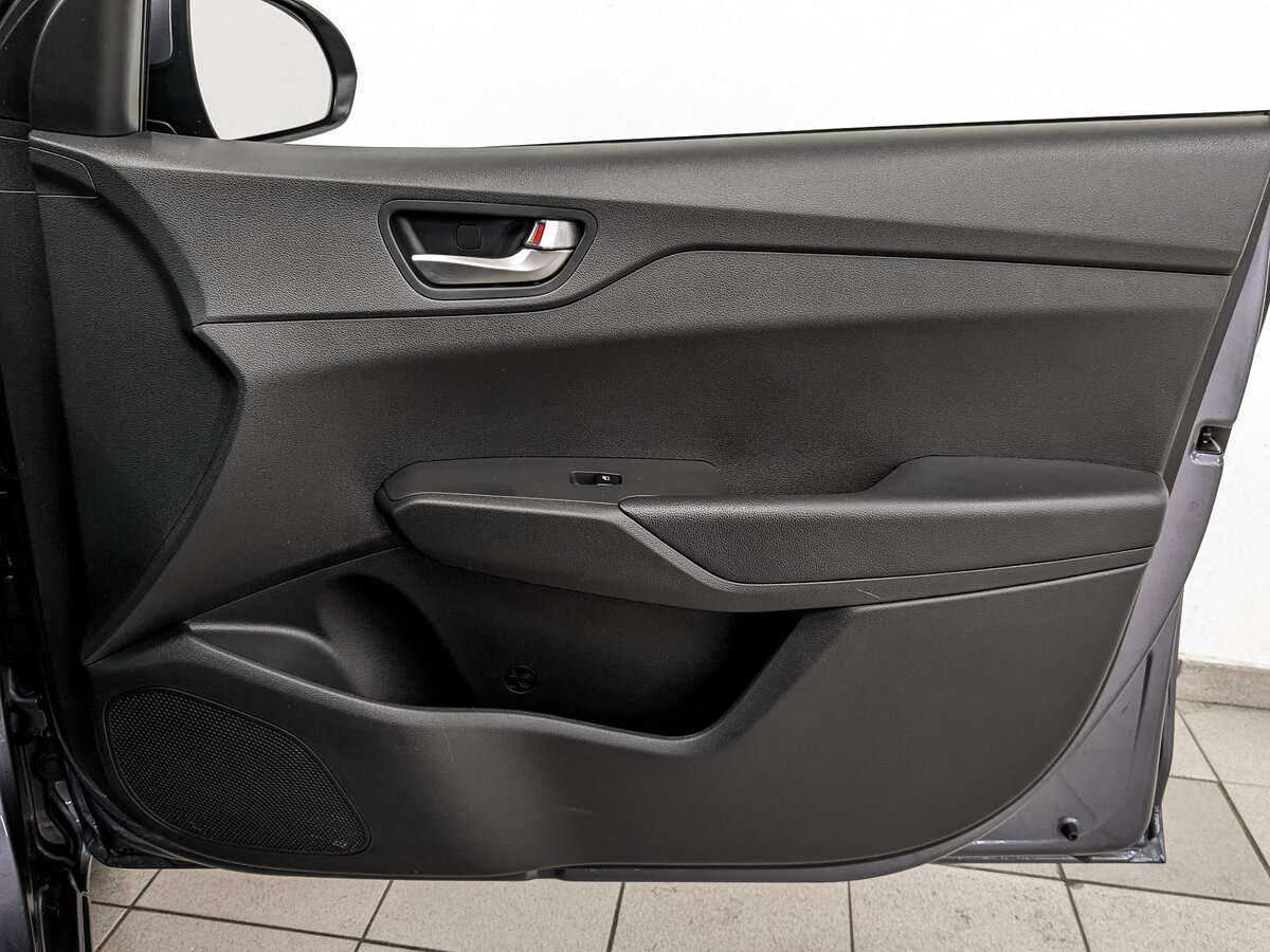 Купить Hyundai Solaris с пробегом. Фото: #20