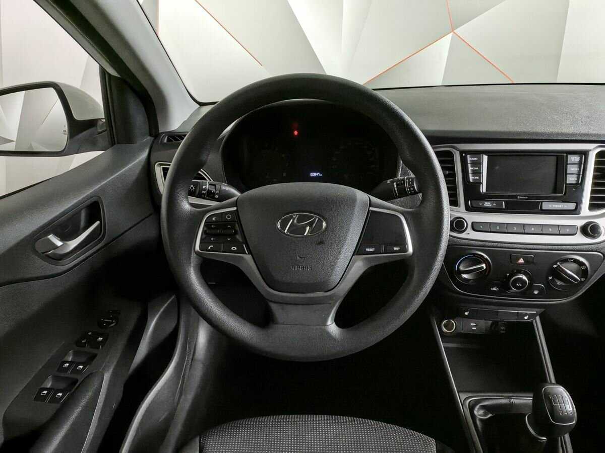 Купить Hyundai Solaris с пробегом. Фото: #14