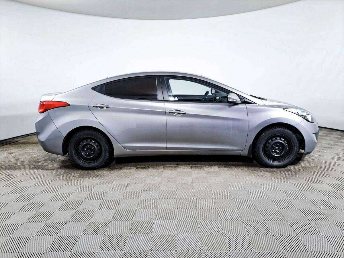 Купить Hyundai Elantra с пробегом. Фото: #3