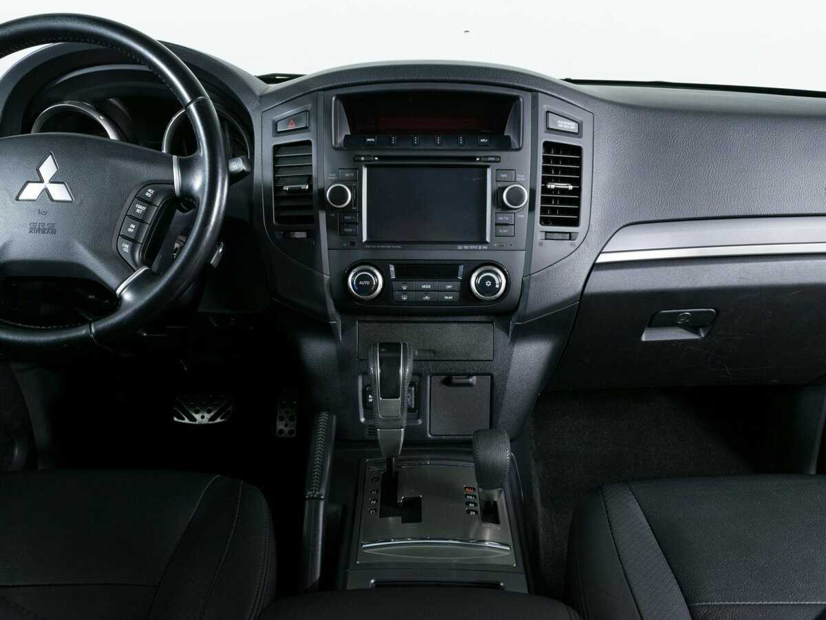 Купить Mitsubishi Pajero с пробегом. Фото: #8