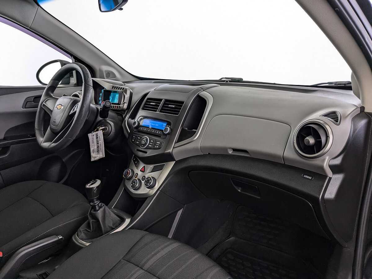 Купить Chevrolet Aveo с пробегом. Фото: #8