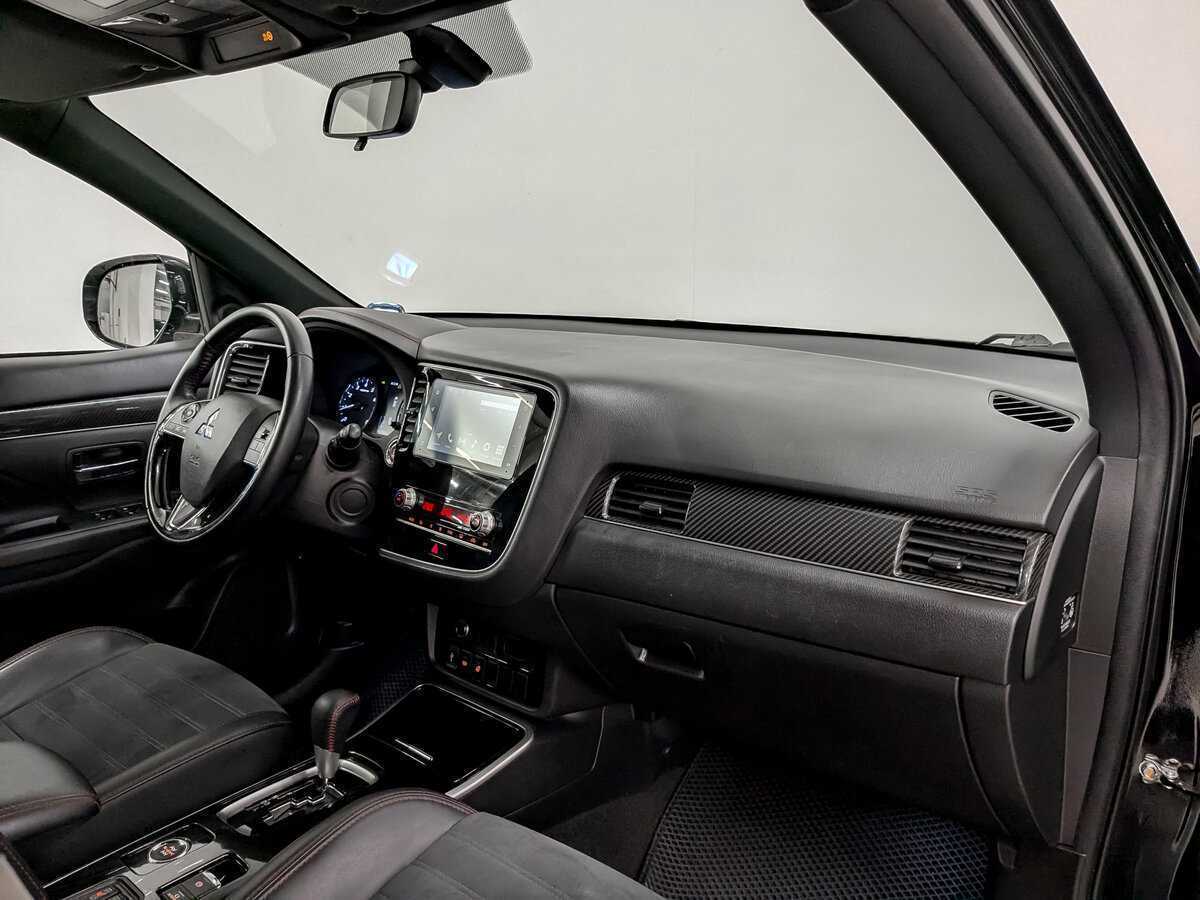 Купить Mitsubishi Outlander с пробегом. Фото: #10