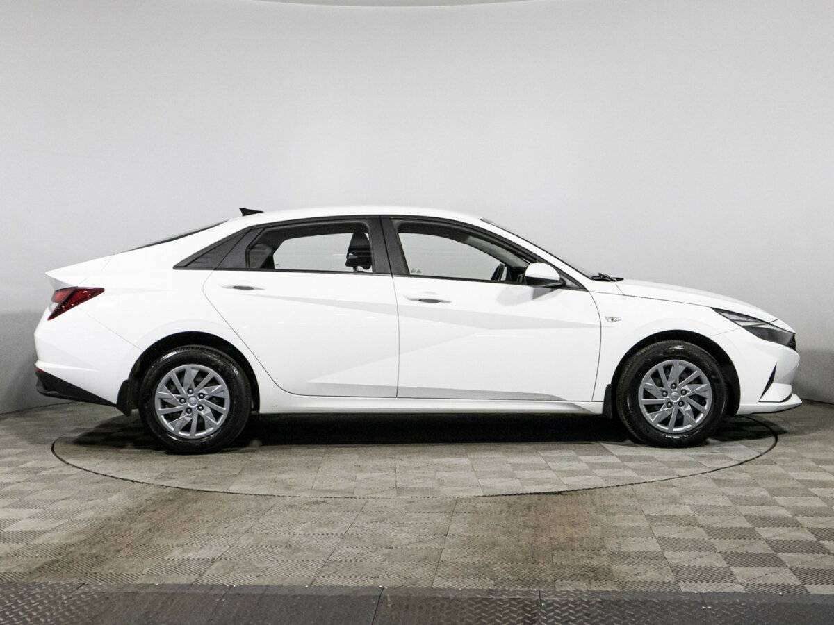 Купить Hyundai Elantra с пробегом. Фото: #3