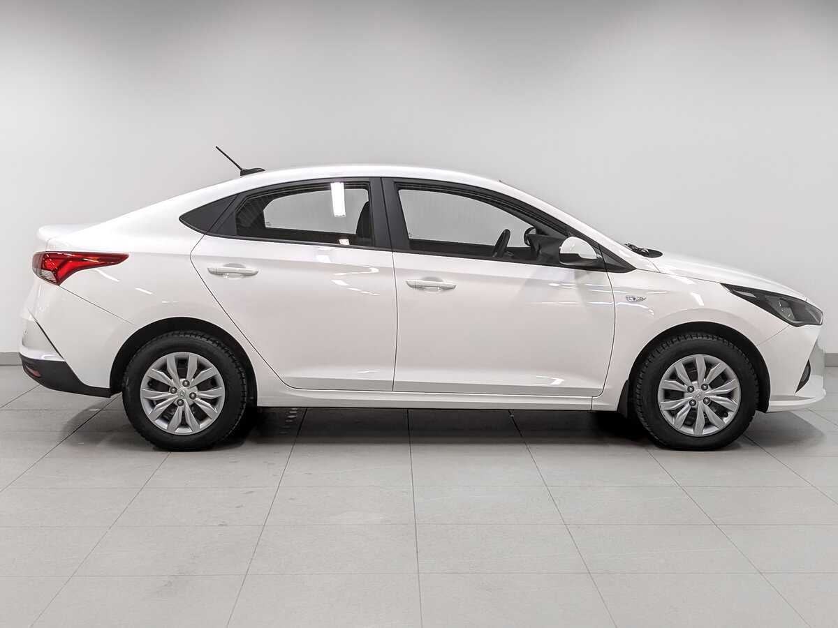 Купить Hyundai Solaris с пробегом. Фото: #3