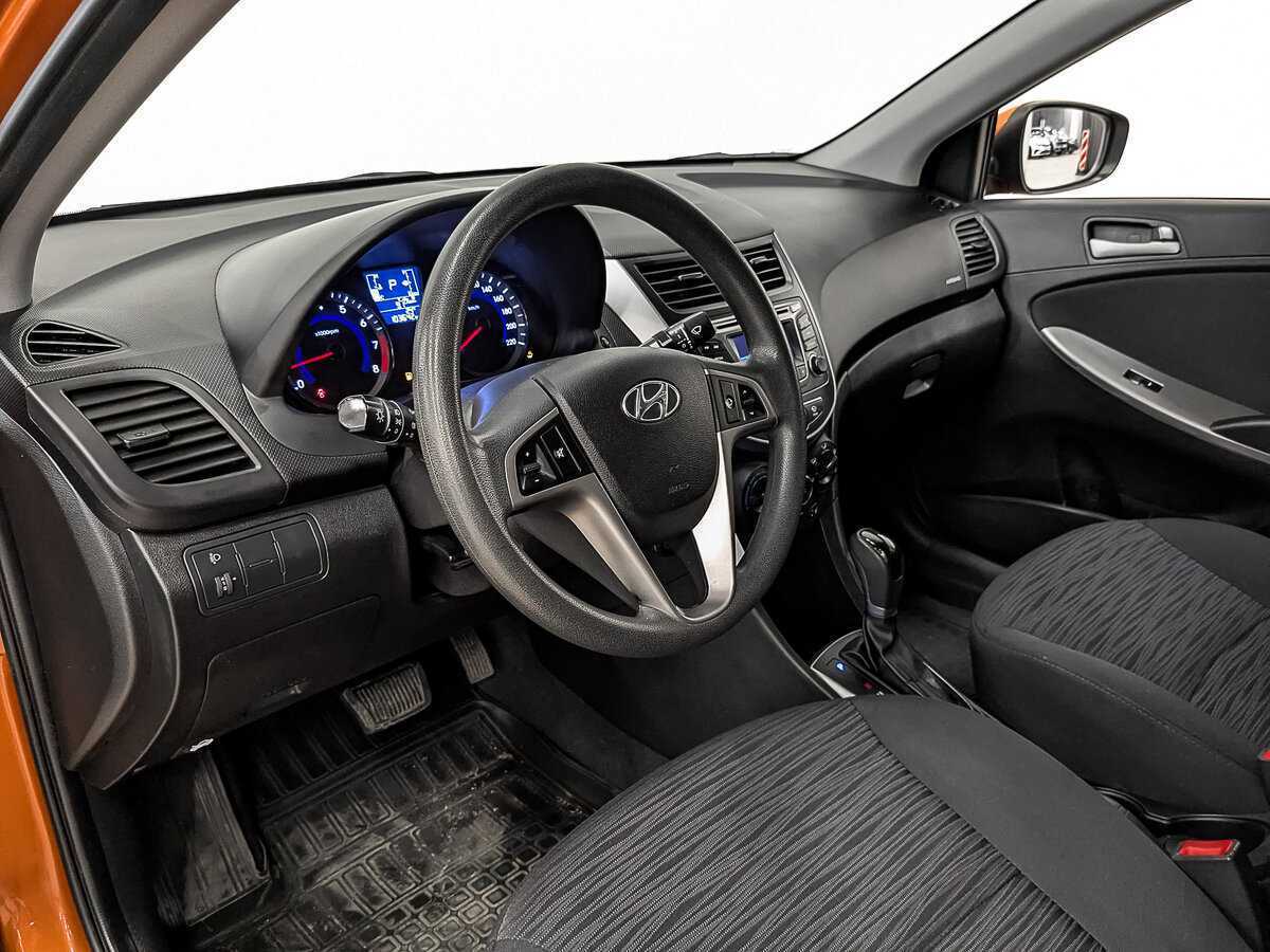 Купить Hyundai Solaris с пробегом. Фото: #12