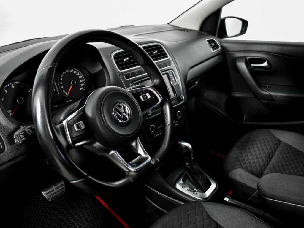 Купить Volkswagen Polo с пробегом. Фото: #8