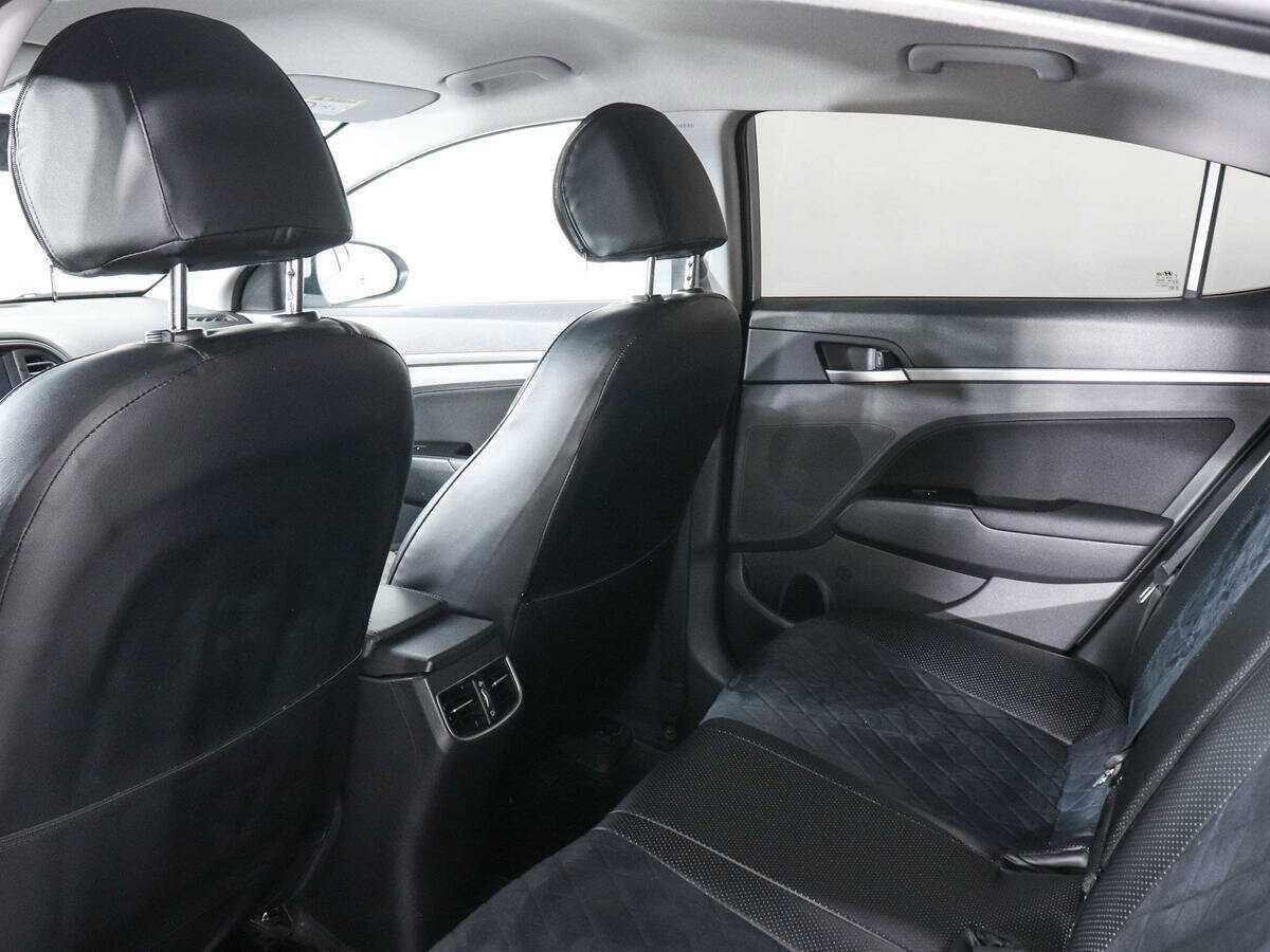Купить Hyundai Elantra с пробегом. Фото: #11