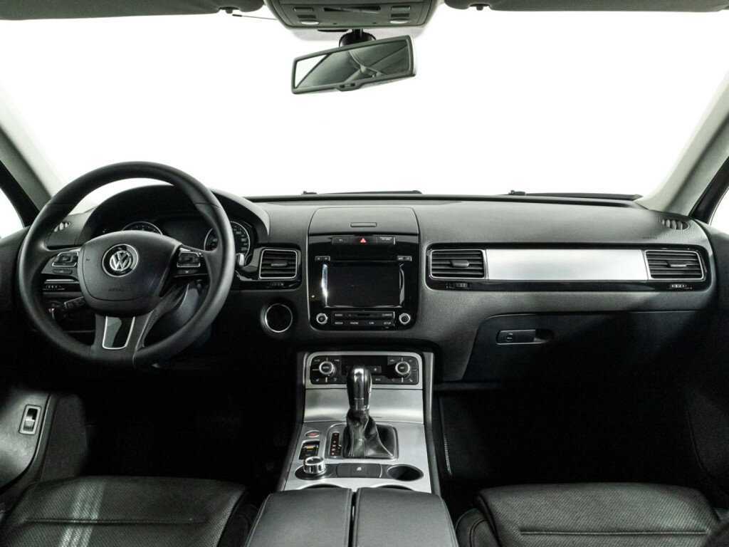 Купить Volkswagen Touareg с пробегом. Фото: #12
