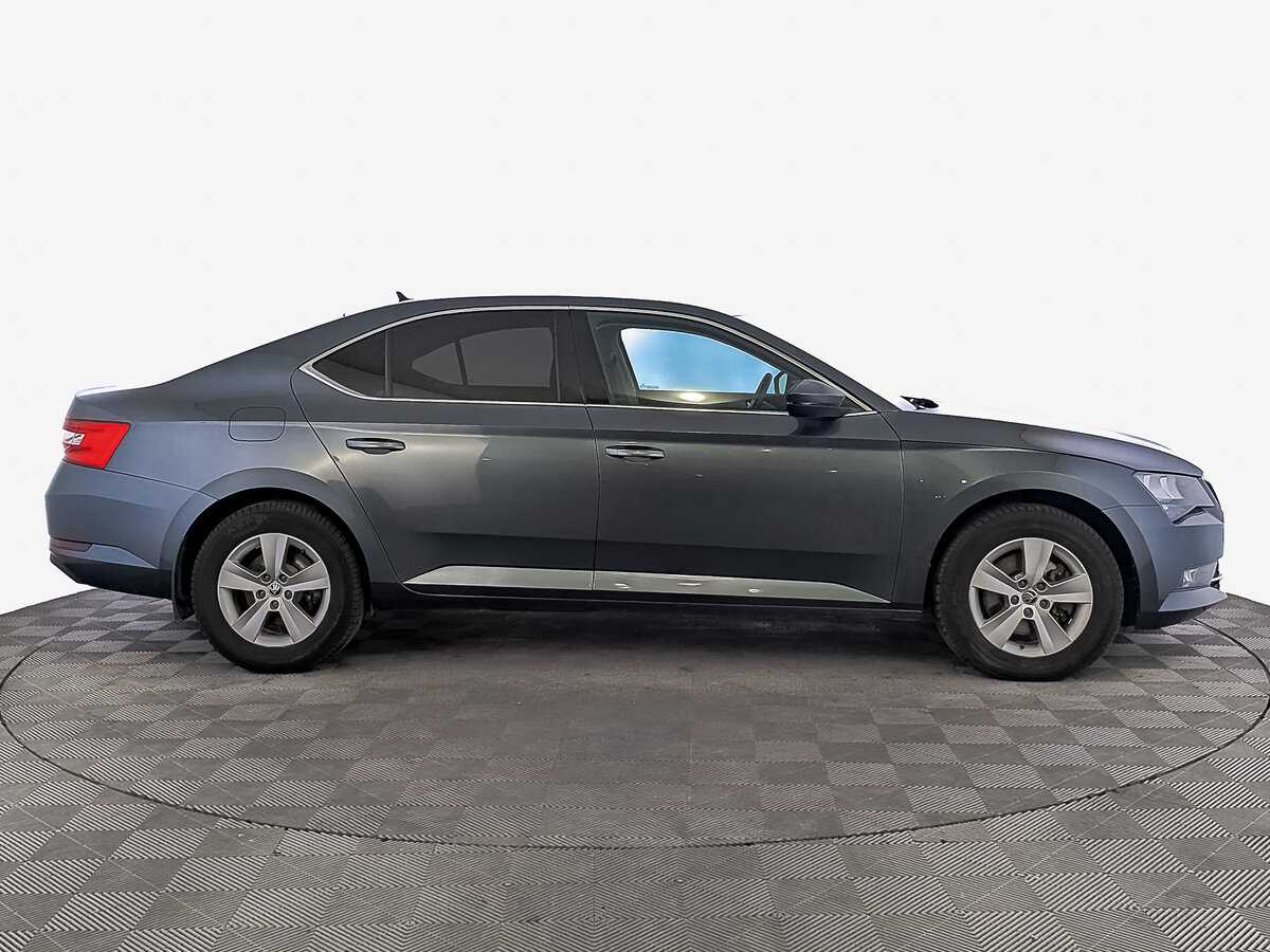 Купить Skoda Superb с пробегом. Фото: #3
