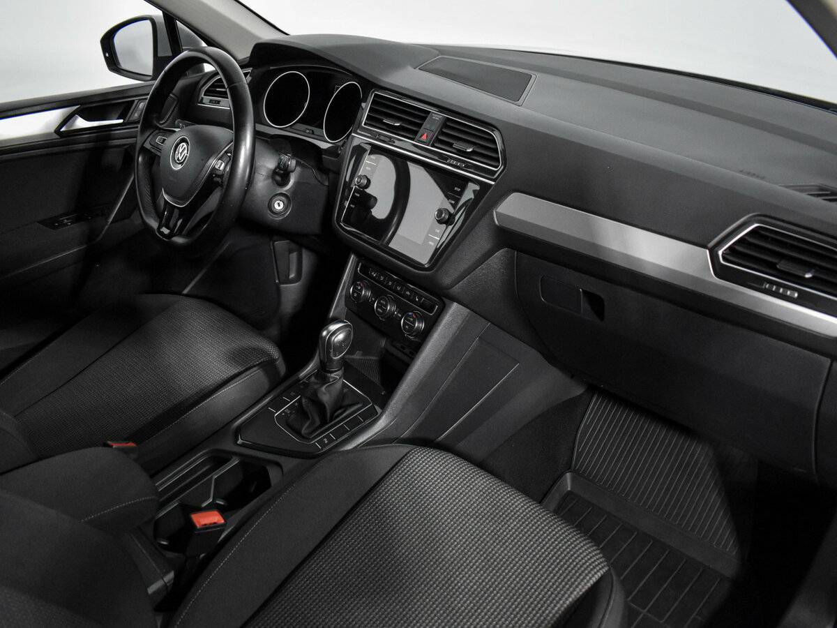 Купить Volkswagen Tiguan с пробегом. Фото: #11