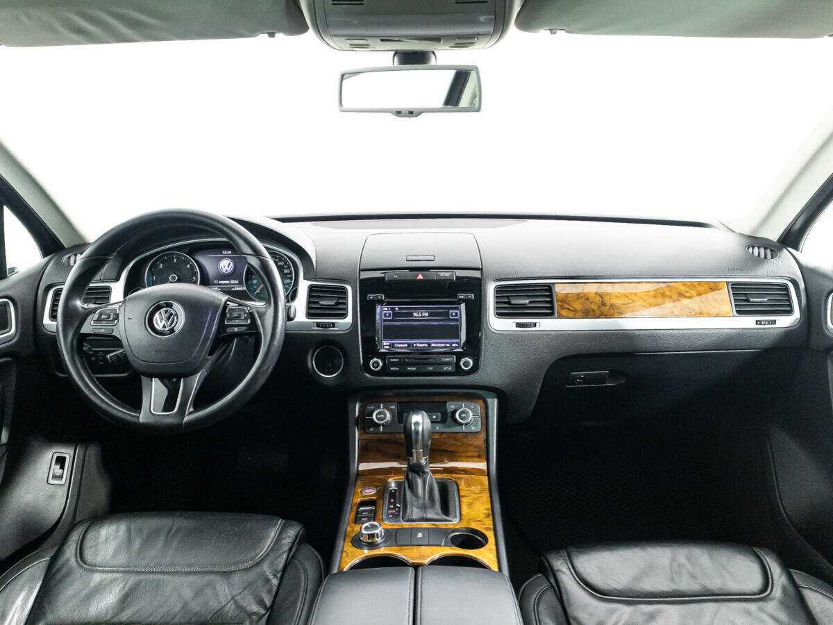 Купить Volkswagen Touareg с пробегом. Фото: #12