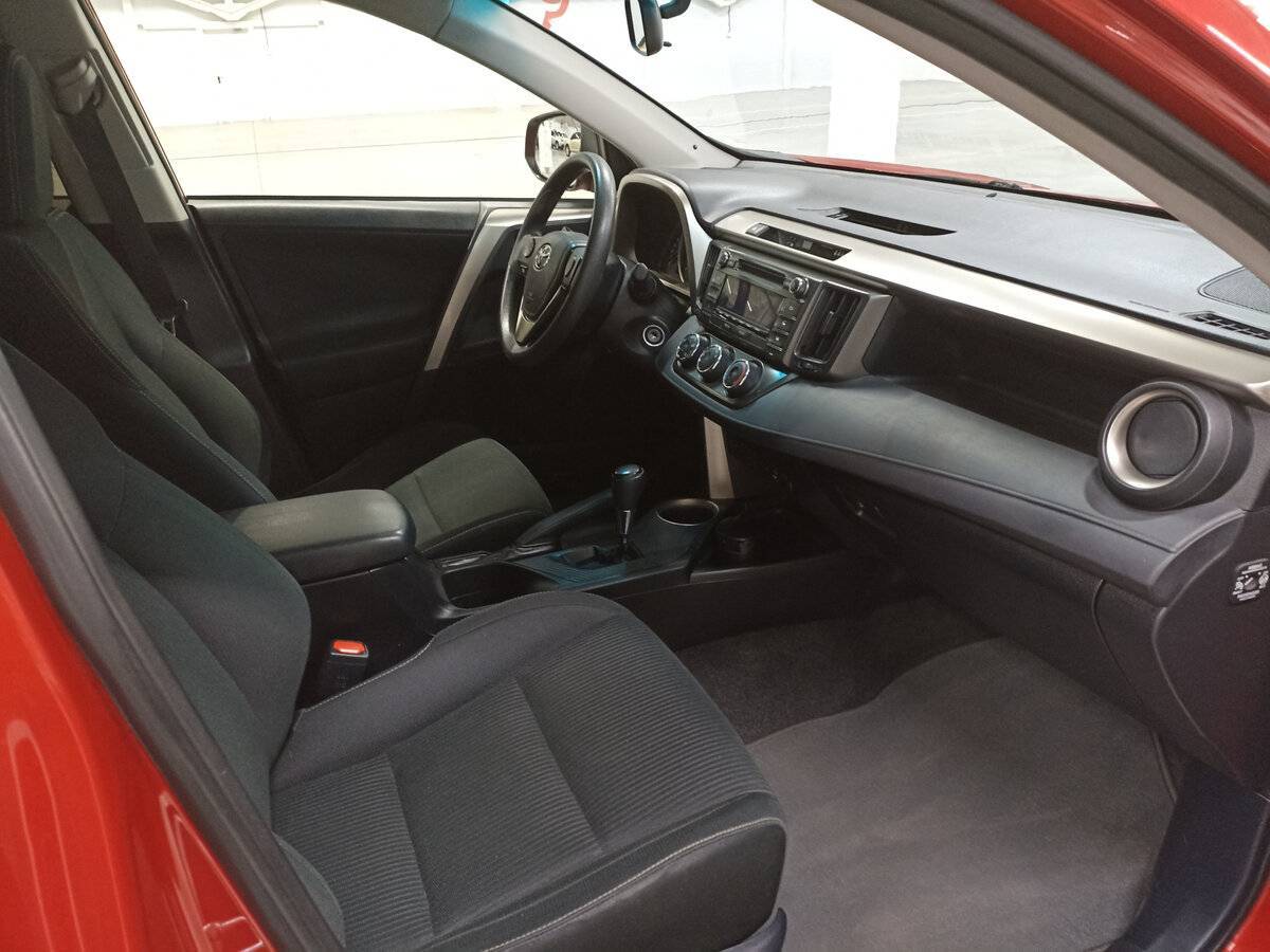 Купить Toyota RAV4 с пробегом. Фото: #9