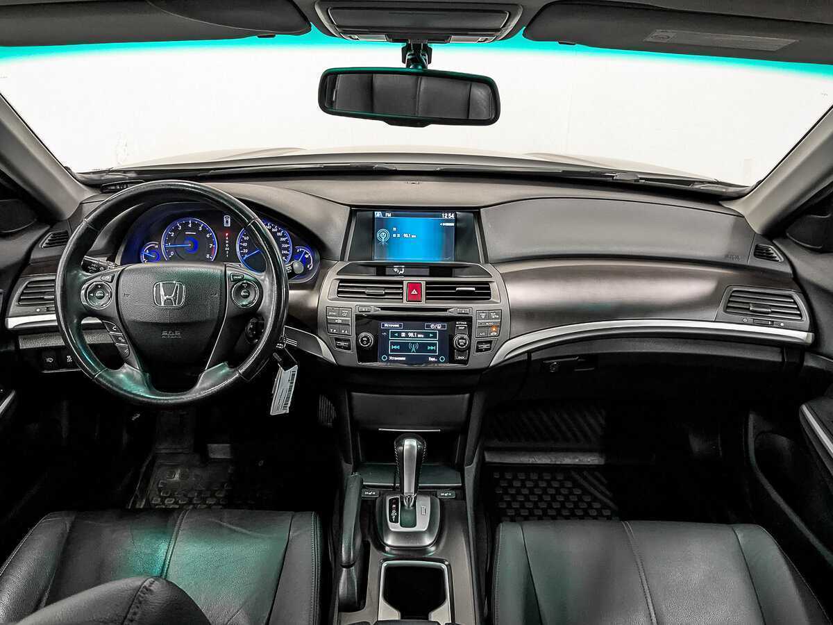 Купить Honda Crosstour с пробегом. Фото: #11