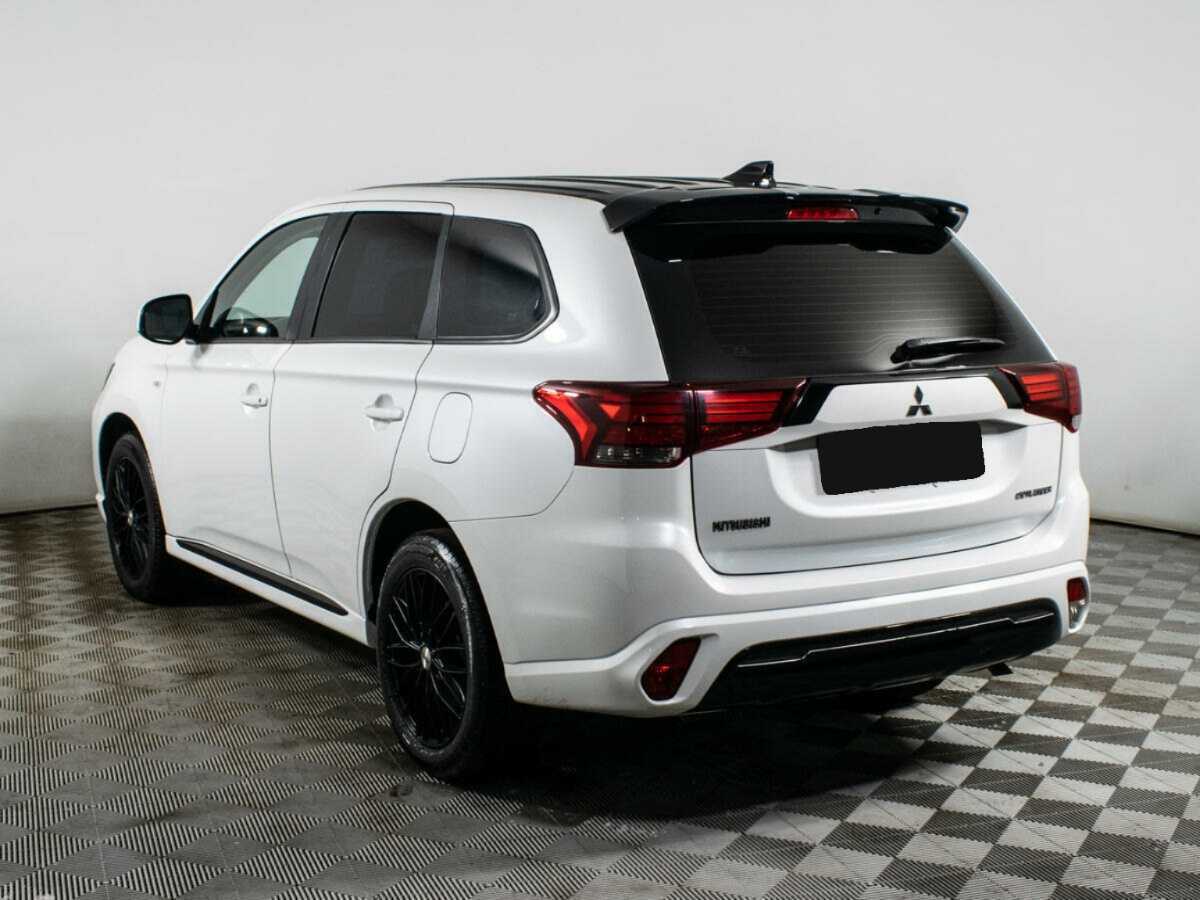 Купить Mitsubishi Outlander с пробегом. Фото: #5