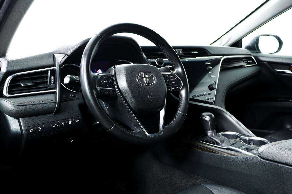 Купить Toyota Camry с пробегом. Фото: #12