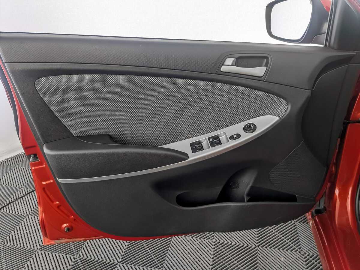 Купить Hyundai Solaris с пробегом. Фото: #14