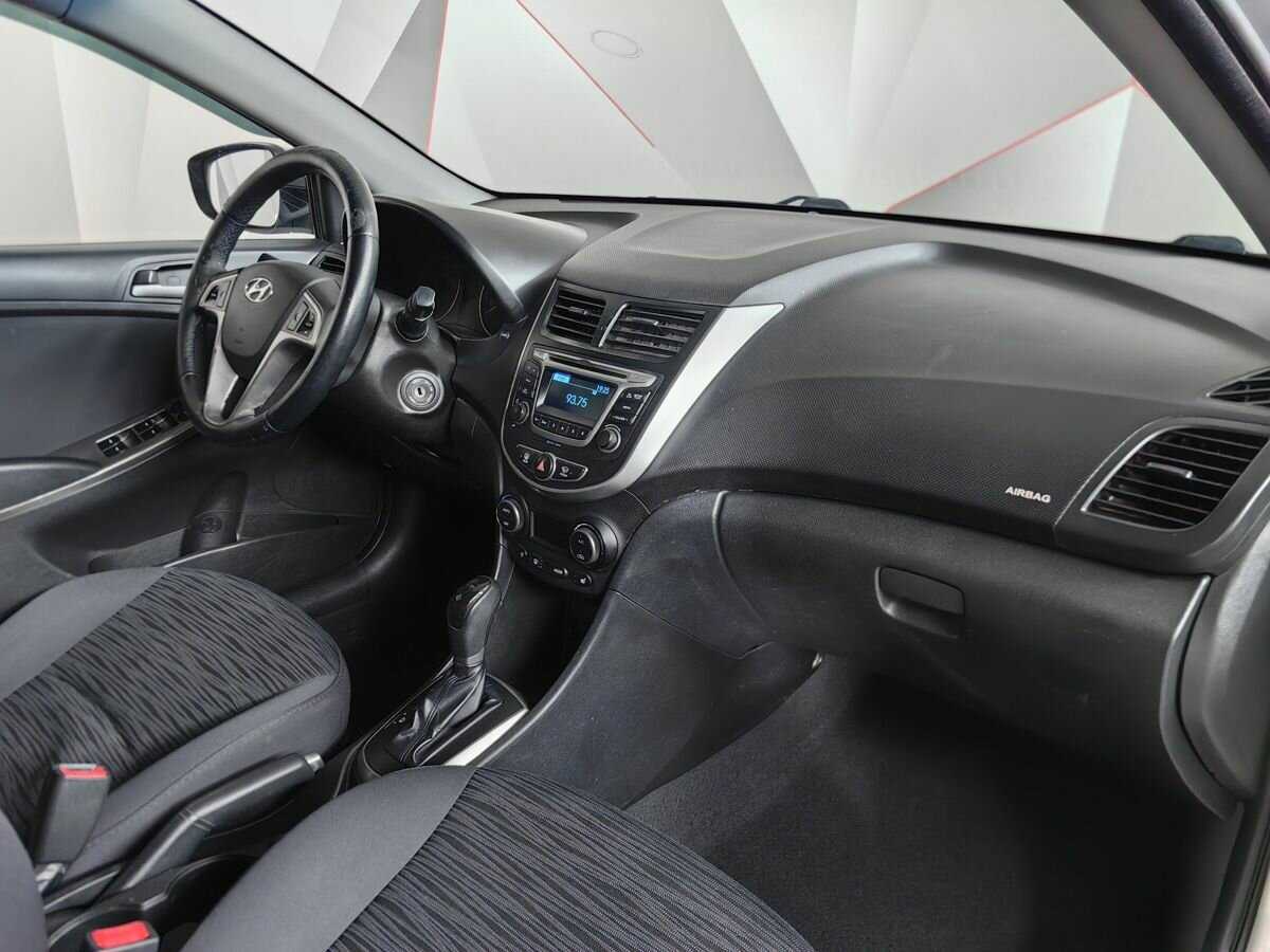 Купить Hyundai Solaris с пробегом. Фото: #8