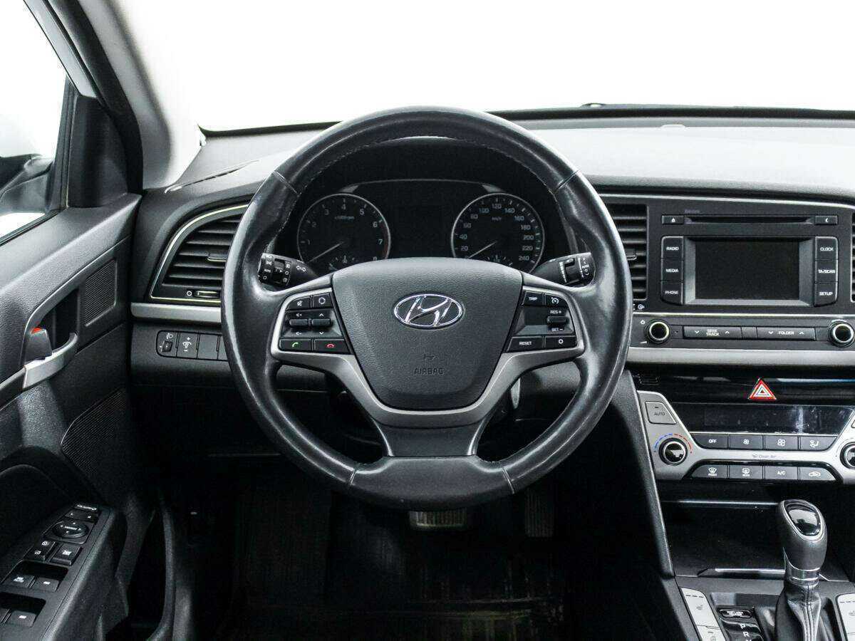 Купить Hyundai Elantra с пробегом. Фото: #17