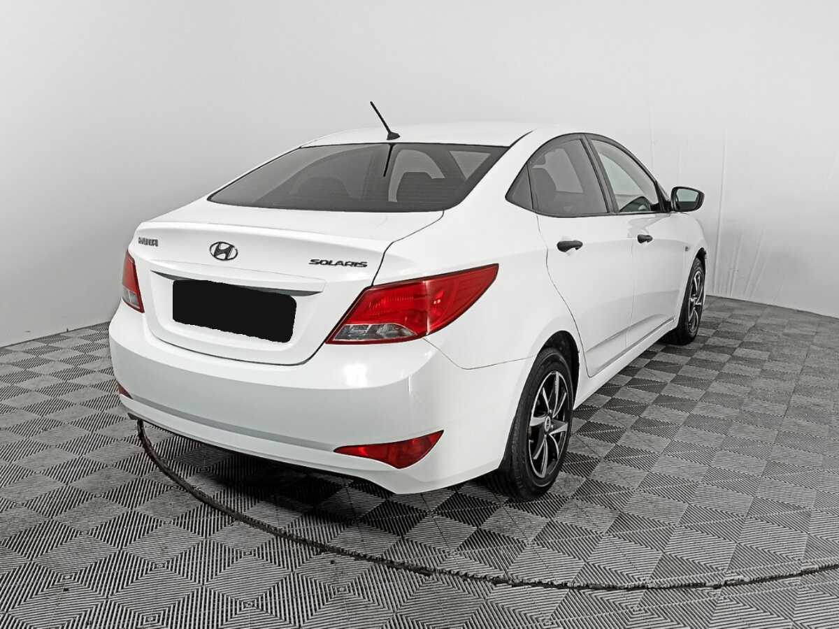 Купить Hyundai Solaris с пробегом. Фото: #3