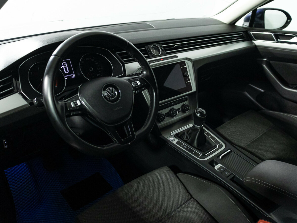 Купить Volkswagen Passat с пробегом. Фото: #8