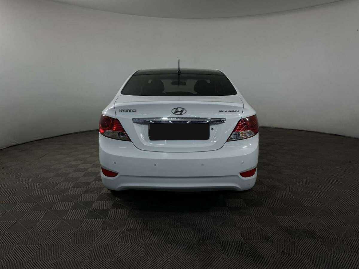 Купить Hyundai Solaris с пробегом. Фото: #2
