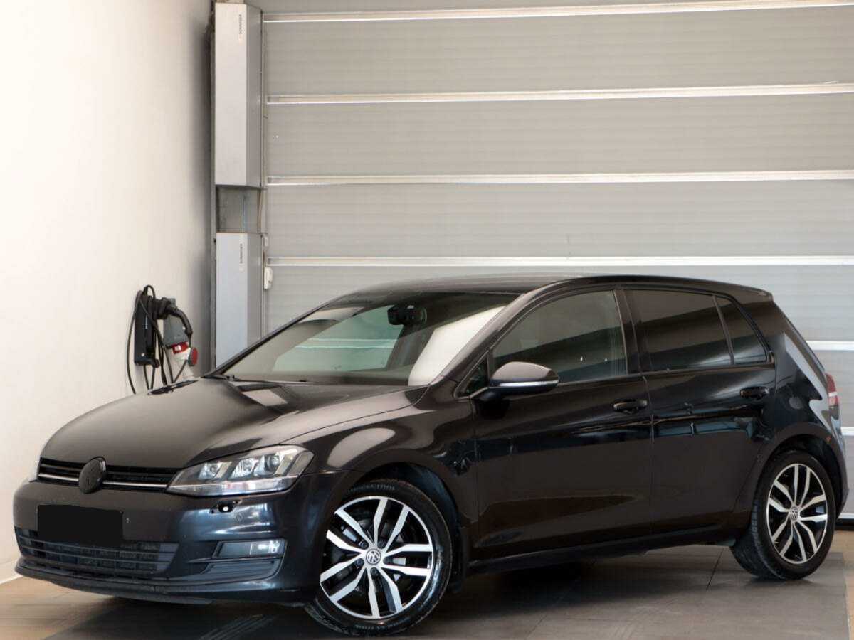 Купить Volkswagen Golf с пробегом. Посмотреть фото