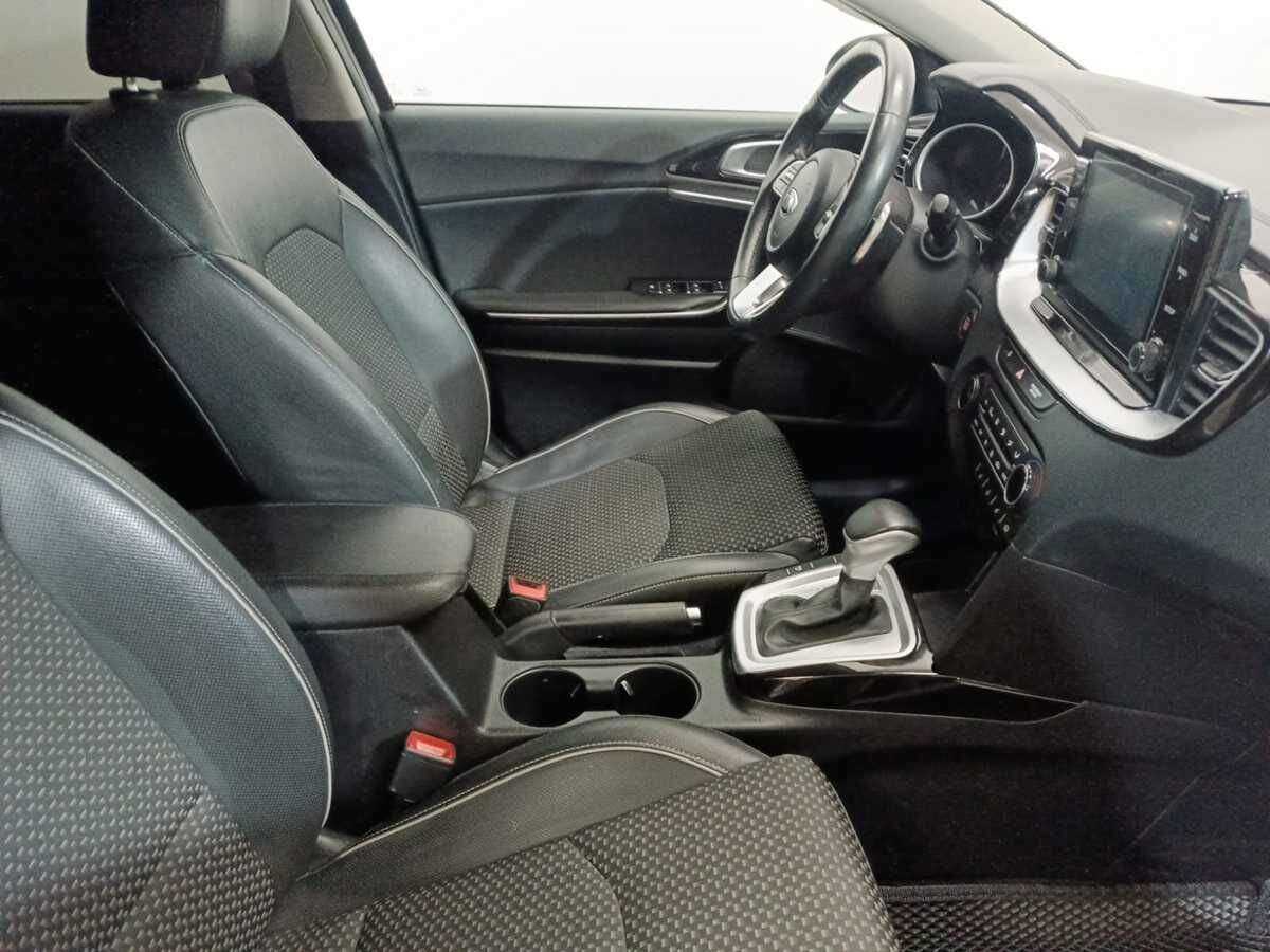 Купить Kia Ceed с пробегом. Фото: #9