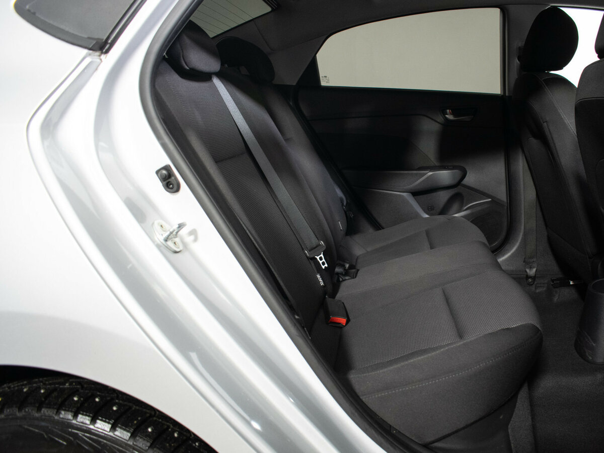 Купить Hyundai Solaris с пробегом. Фото: #6